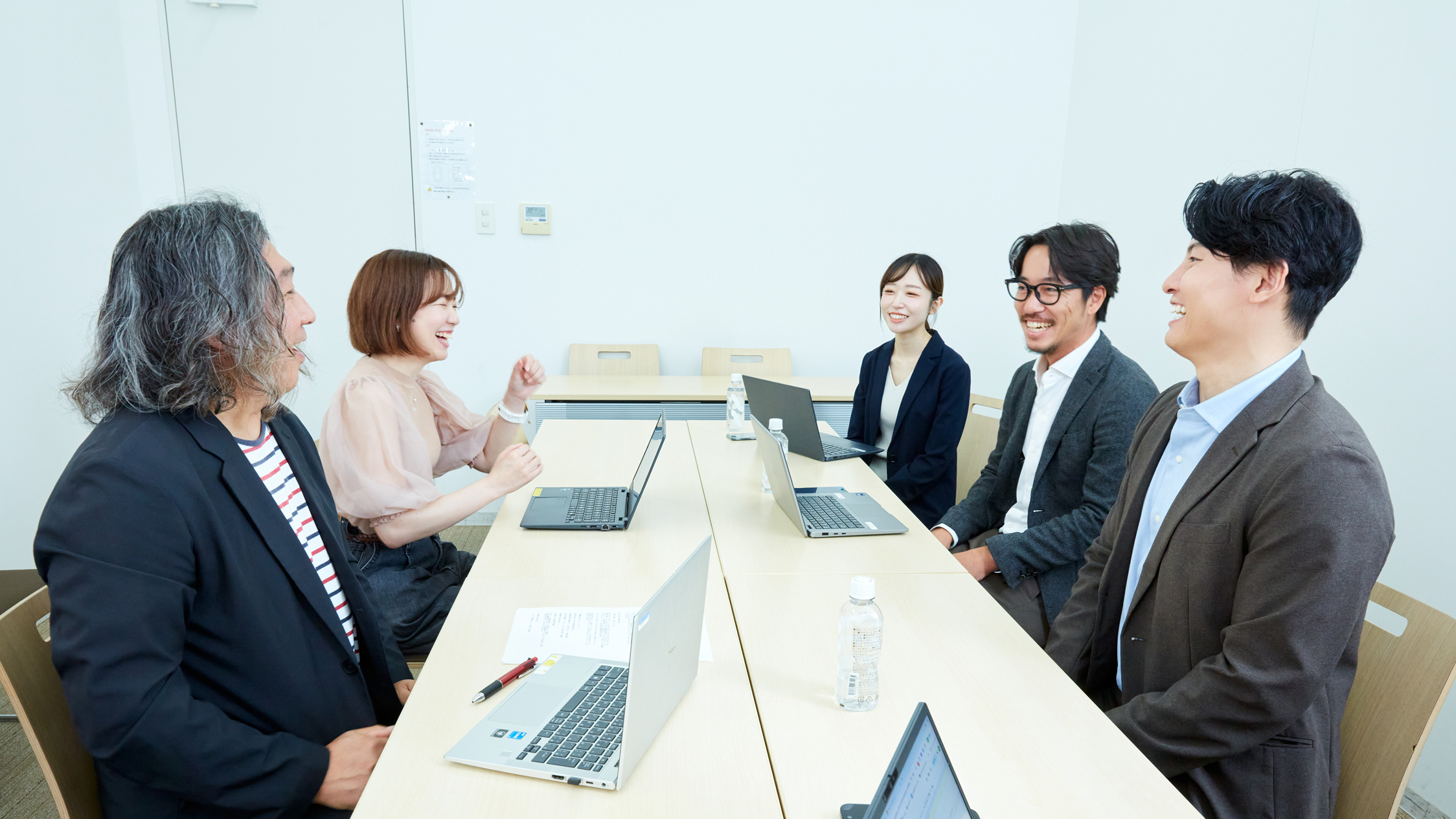 インタビューの集合写真